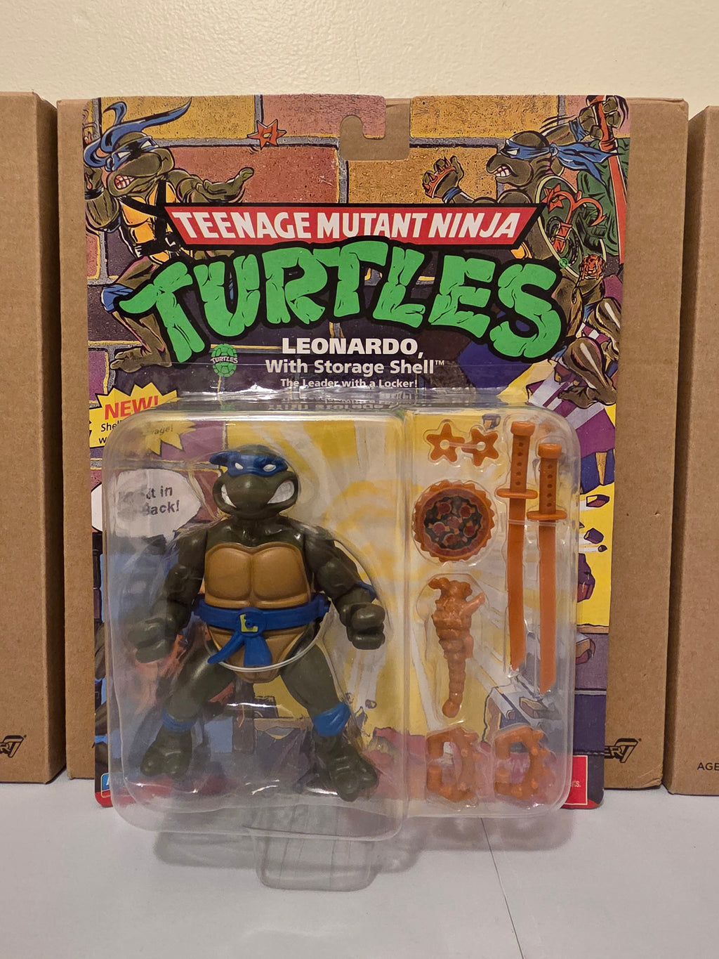 Teenage Mutant Ninja Turtles Leonardo with Storage Shell Action Figure