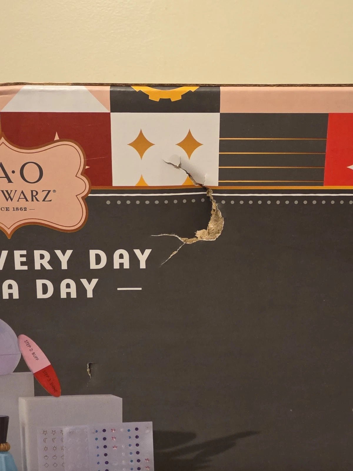 Fao Schwarz Pampered Play Day Spa Beauty 44 Pc Press On Nails -Damaged Packaging - Grown Up Kids