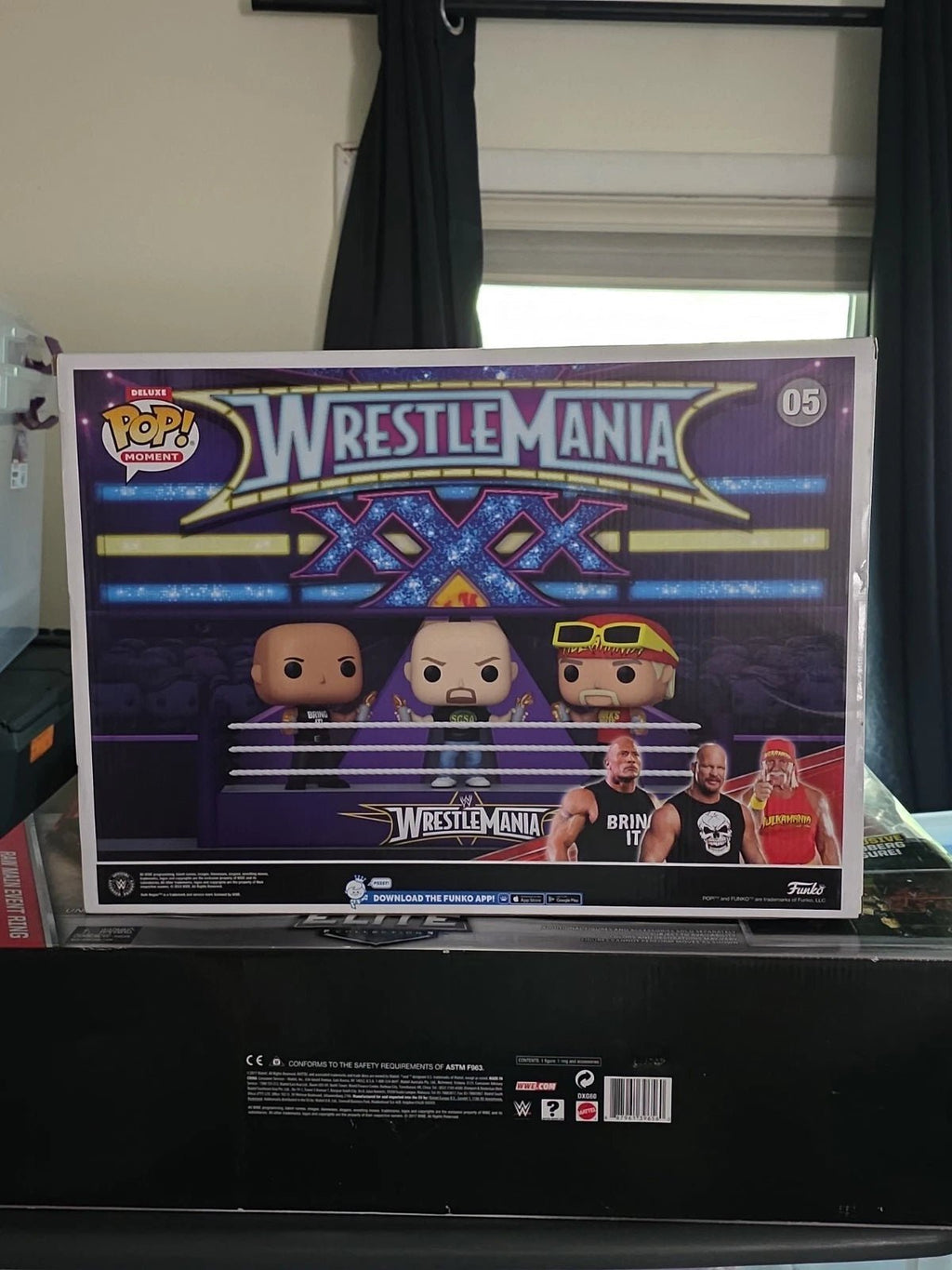 Funko Pop! Moments Deluxe with Case: WWE Wrestlemania 30 Rock Austin Hogan - Grown Up Kids