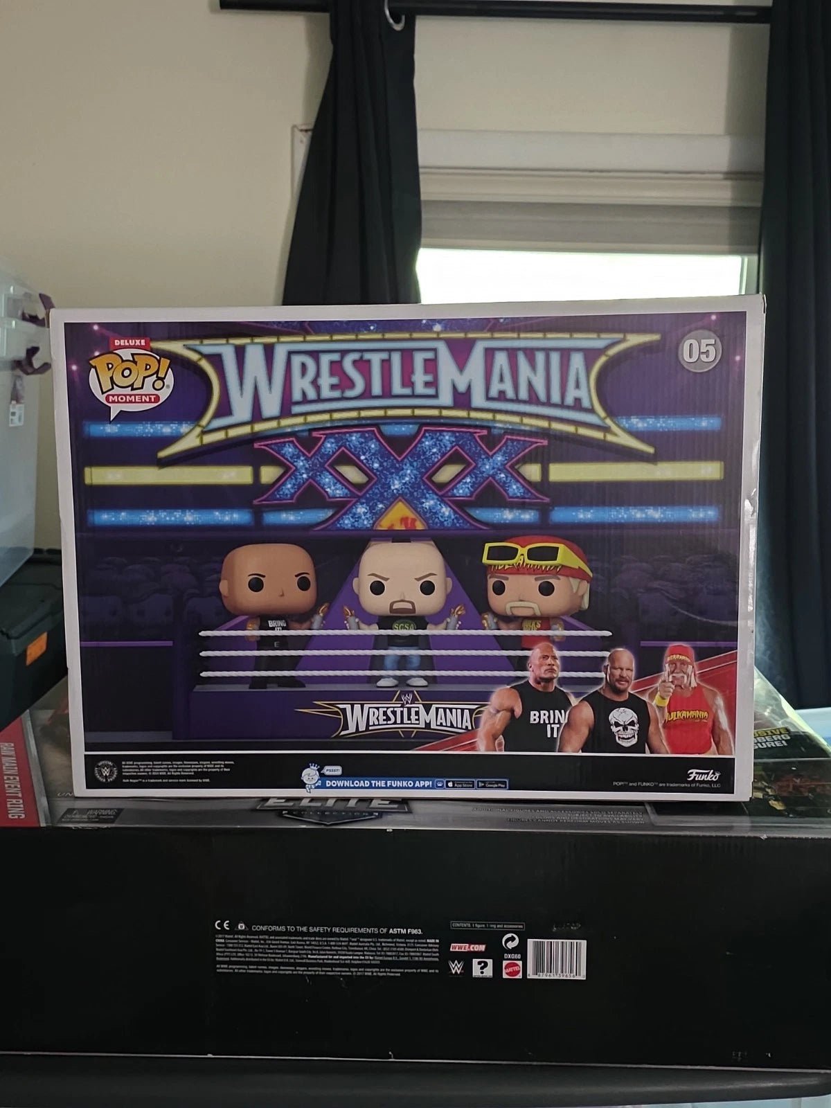 Funko Pop! Moments Deluxe with Case: WWE Wrestlemania 30 Rock Austin Hogan - Grown Up Kids