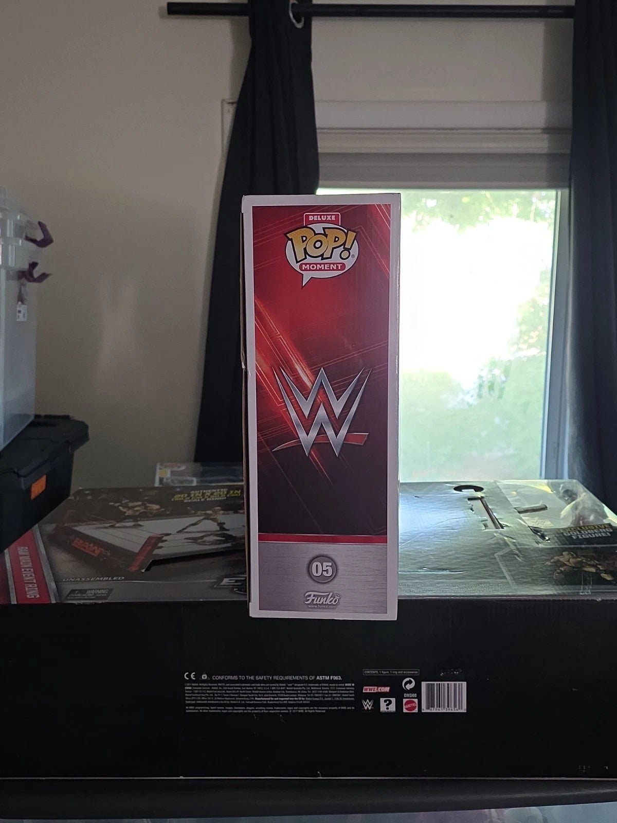 Funko Pop! Moments Deluxe with Case: WWE Wrestlemania 30 Rock Austin Hogan - Grown Up Kids