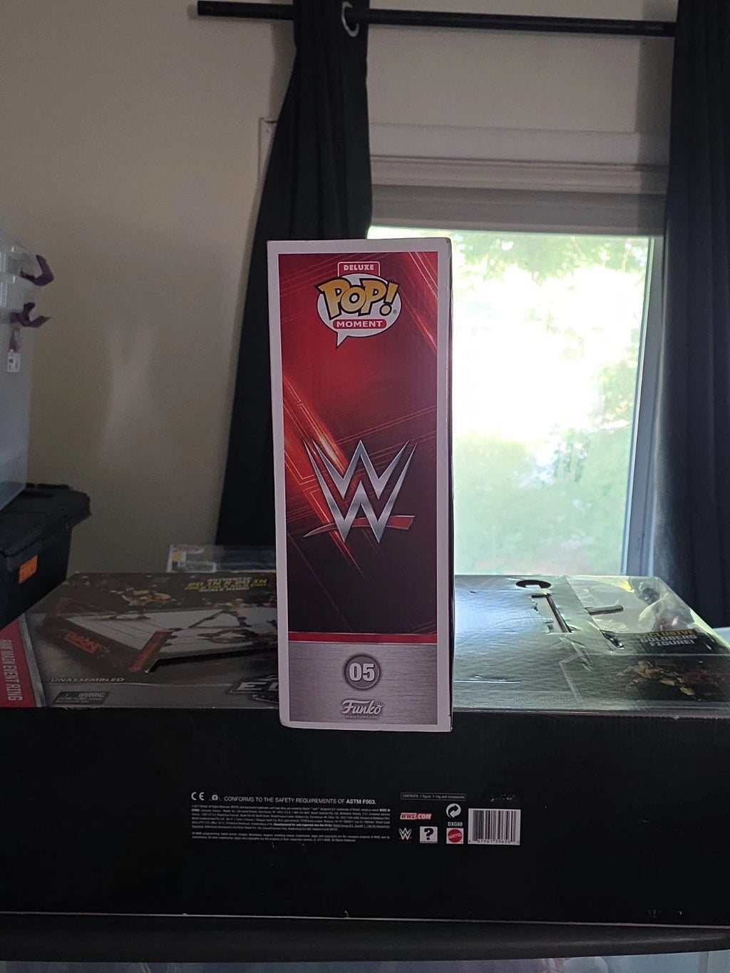Funko Pop! Moments Deluxe with Case: WWE Wrestlemania 30 Rock Austin Hogan - Grown Up Kids