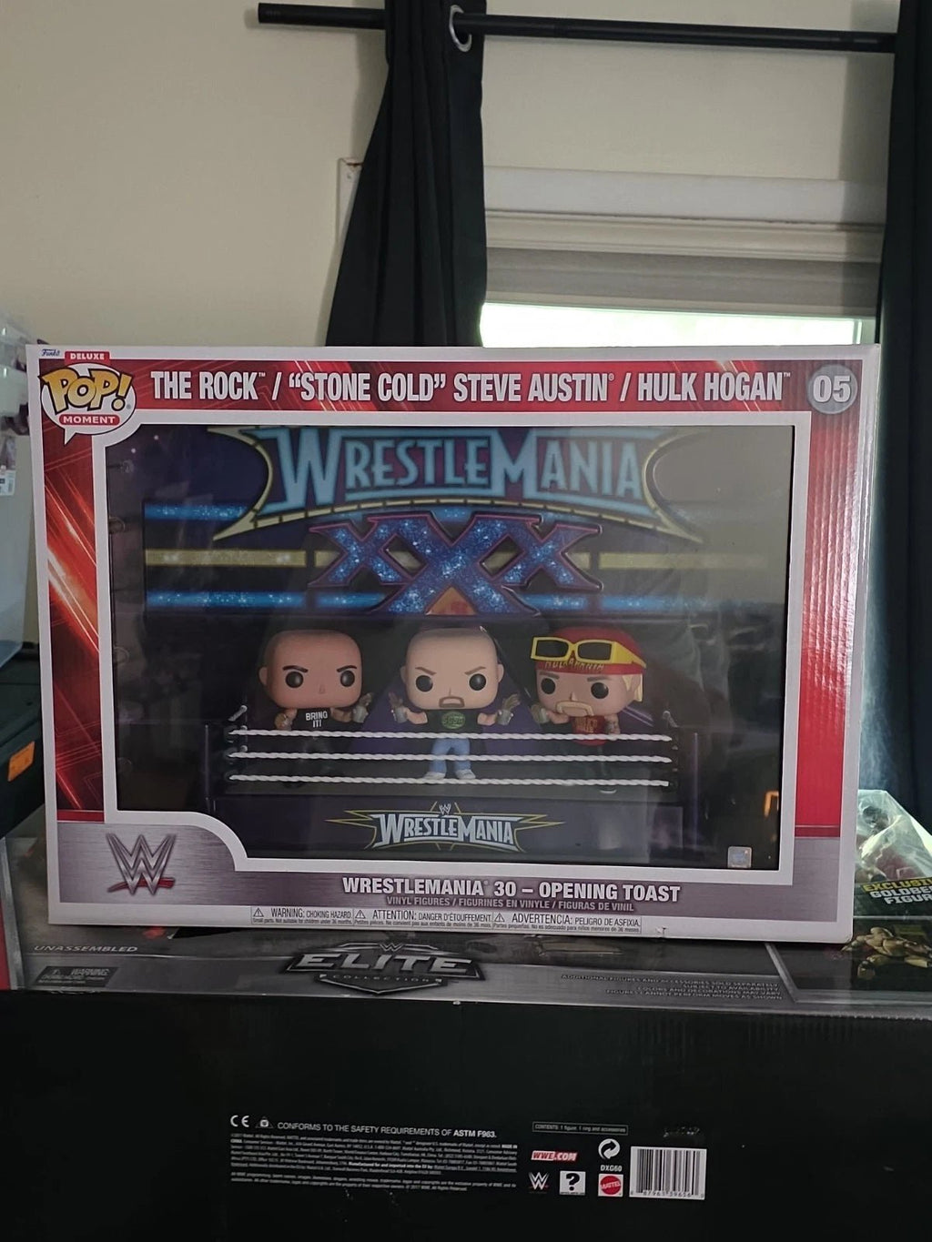 Funko Pop! Moments Deluxe with Case: WWE Wrestlemania 30 Rock Austin Hogan - Grown Up Kids