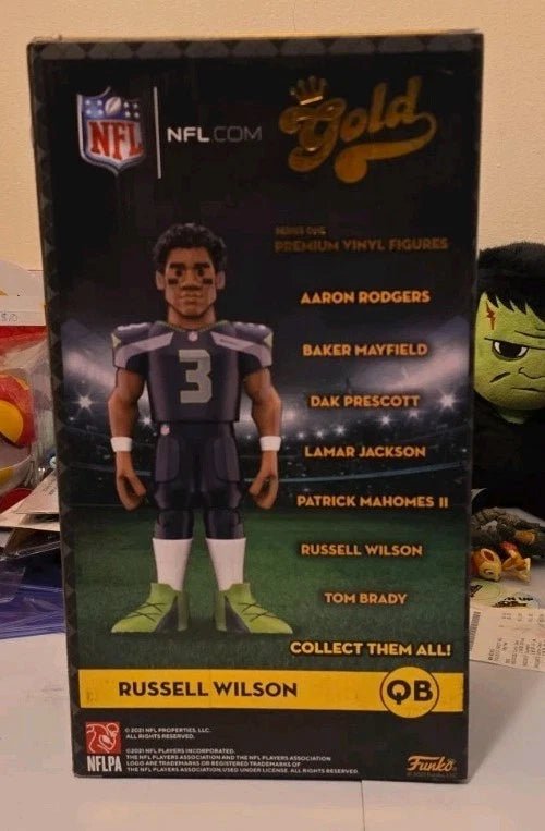 Funko Vinyl Gold 12" Jumbo Russell Wilson (Chase) Brand New, Seahawks, NFL - Grown Up Kids