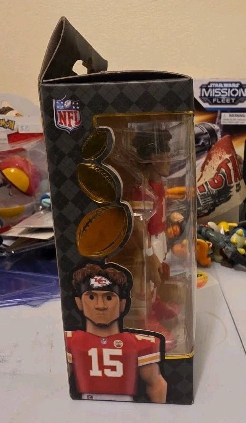 Funko Vinyl Gold 5": Patrick Mahomes Brand New Chiefs NFL - Grown Up Kids