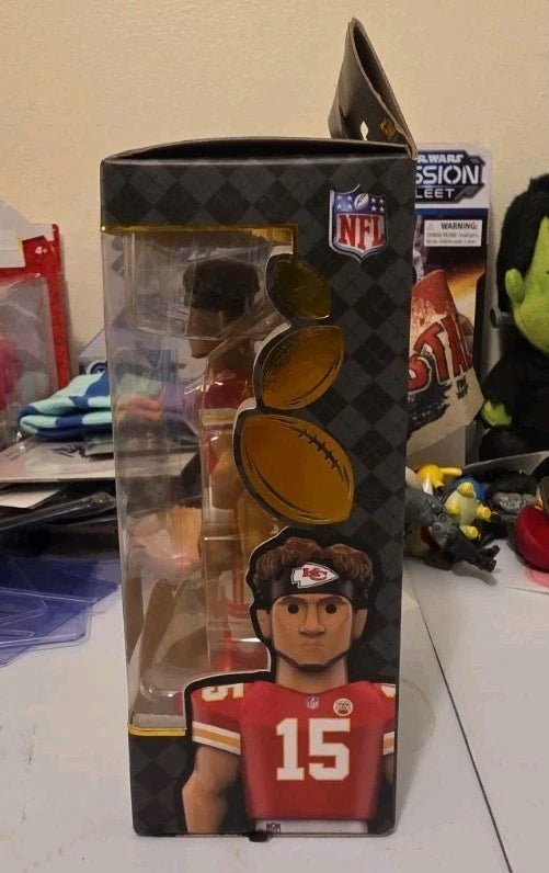 Funko Vinyl Gold 5": Patrick Mahomes Brand New Chiefs NFL - Grown Up Kids