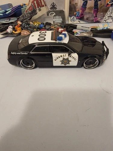 Jada Toys Dub City Heat Chrysler 300C Hemi Police Car 1:18 Diecast Limited Editi - Grown Up Kids