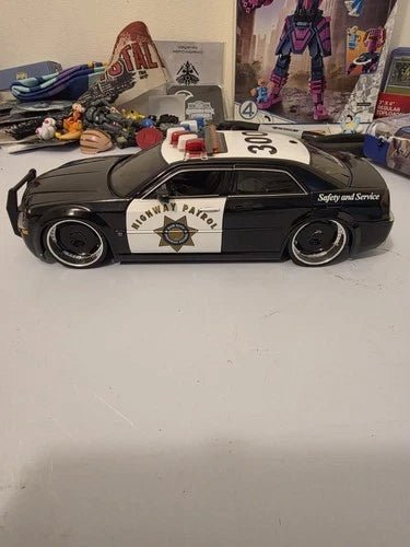 Jada Toys Dub City Heat Chrysler 300C Hemi Police Car 1:18 Diecast Limited Editi - Grown Up Kids