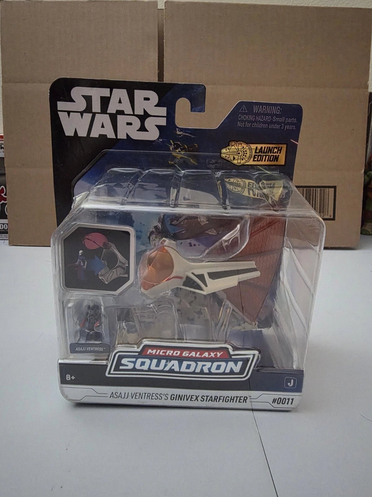 Jazwares Star Wars Micro Galaxy Squadron: Asajj Ventress Ginivex Starfighter - Grown Up Kids