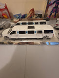 MAISTO LUXURY DIECAST 1:24 SCALE PLAYERS FORD EXCURSION LIMO - Paint Scuffed - Grown Up Kids