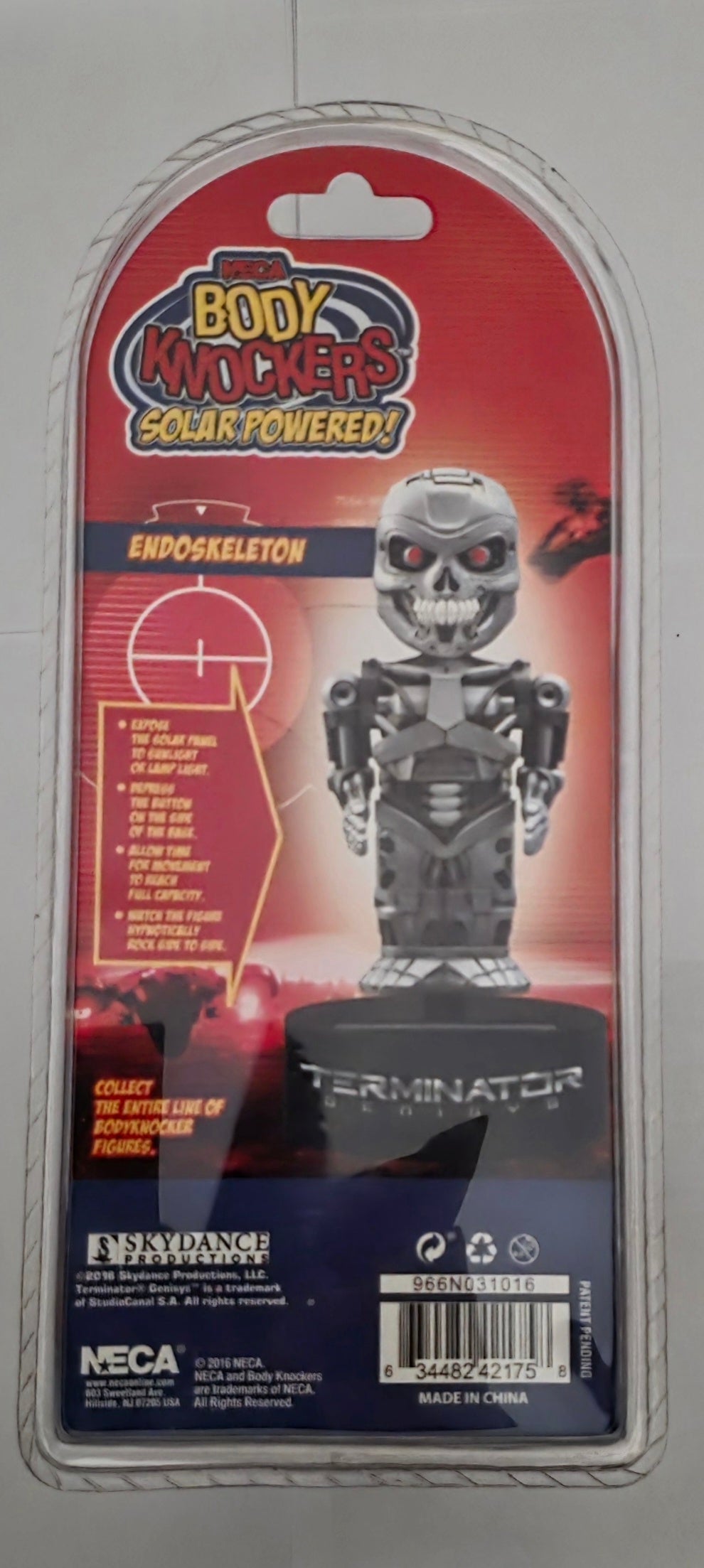 NECA Terminator Genisys Endoskeleton Body Knockers Solar Powered Bobble Figure - Grown Up Kids