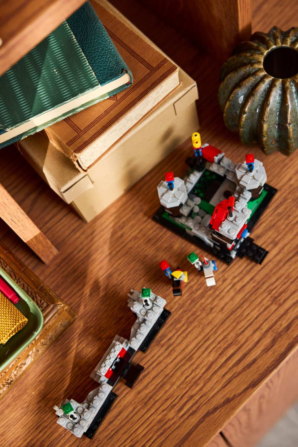 LEGO Mini Knight’s Castle 40775 – Limited Edition Medieval Display Set (590 Pieces, 18+)