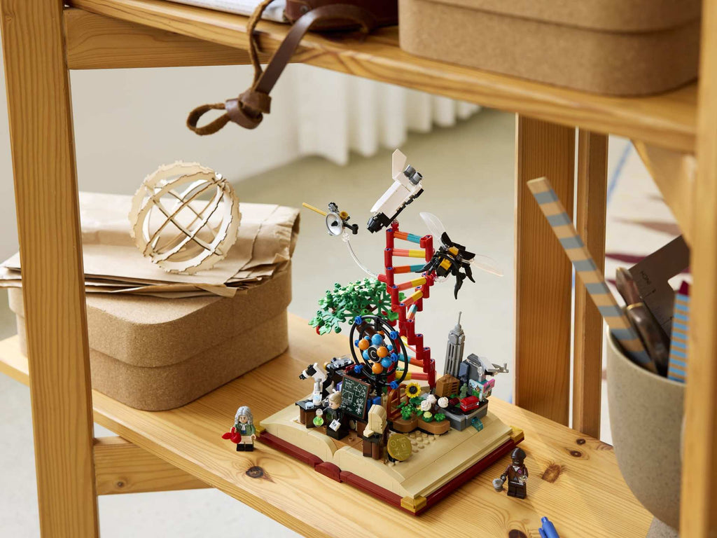 LEGO Ideas 21355 Evolution of STEM – Featuring Marie Curie, Isaac Newton & George Washington Carver