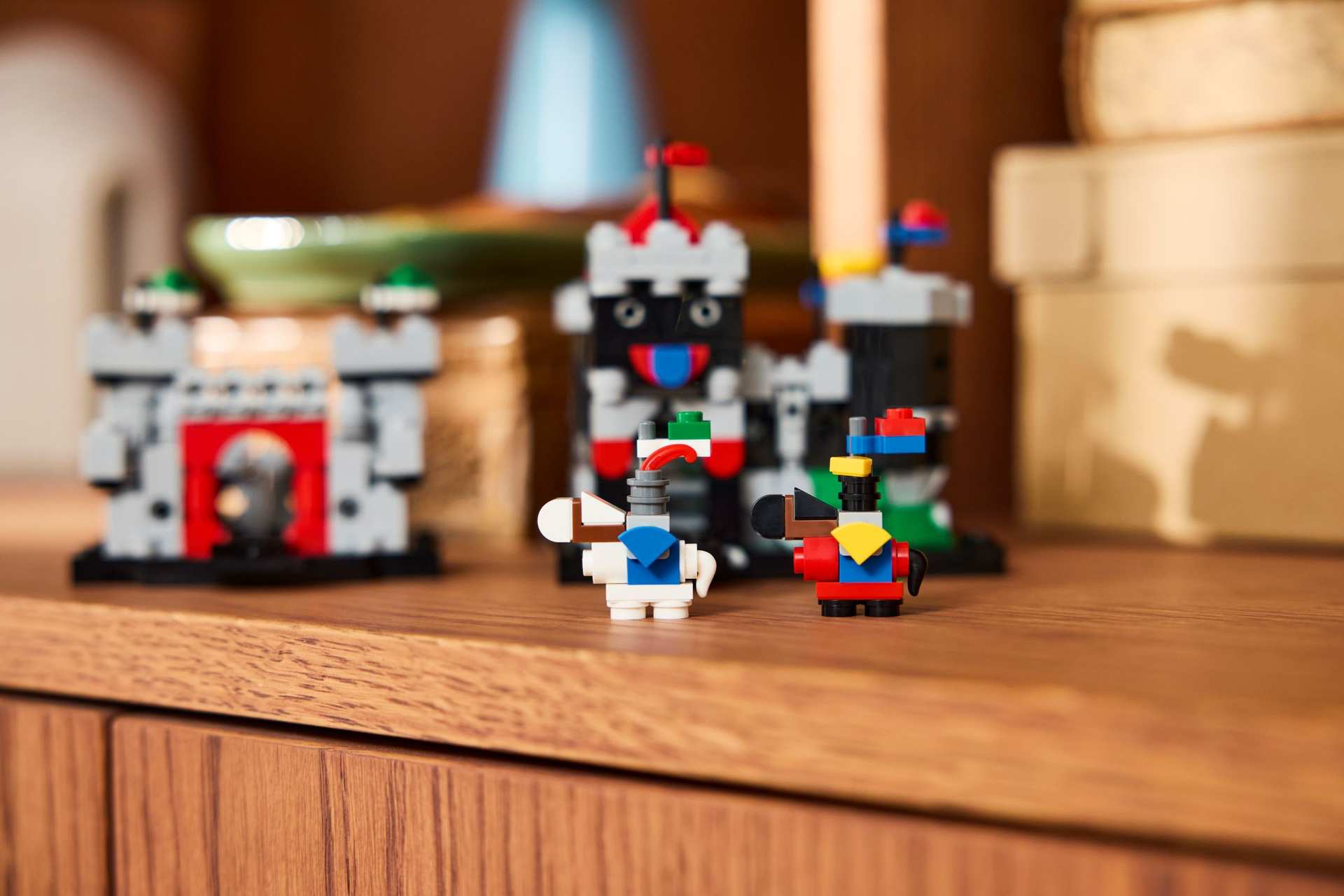 LEGO Mini Knight’s Castle 40775 – Limited Edition Medieval Display Set (590 Pieces, 18+)