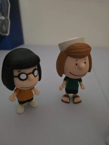 Super7 ReAction Peanuts Wave Snoopy Charlie Lucy Pepperment Patty Marcie - Grown Up Kids