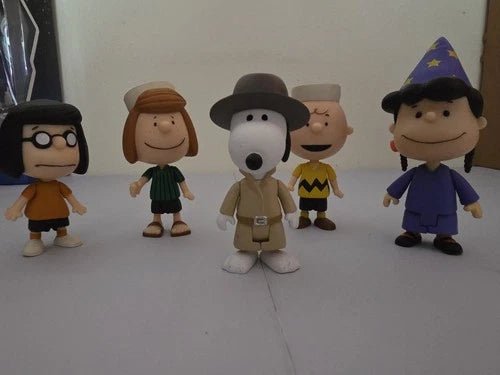 Super7 ReAction Peanuts Wave Snoopy Charlie Lucy Pepperment Patty Marcie - Grown Up Kids